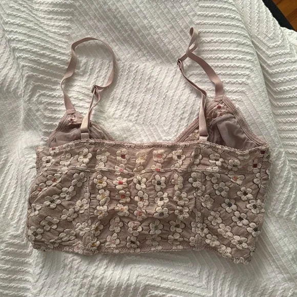 Intimately Free People • Lacy lavender floral bralette / bra - Picture 4 of 5